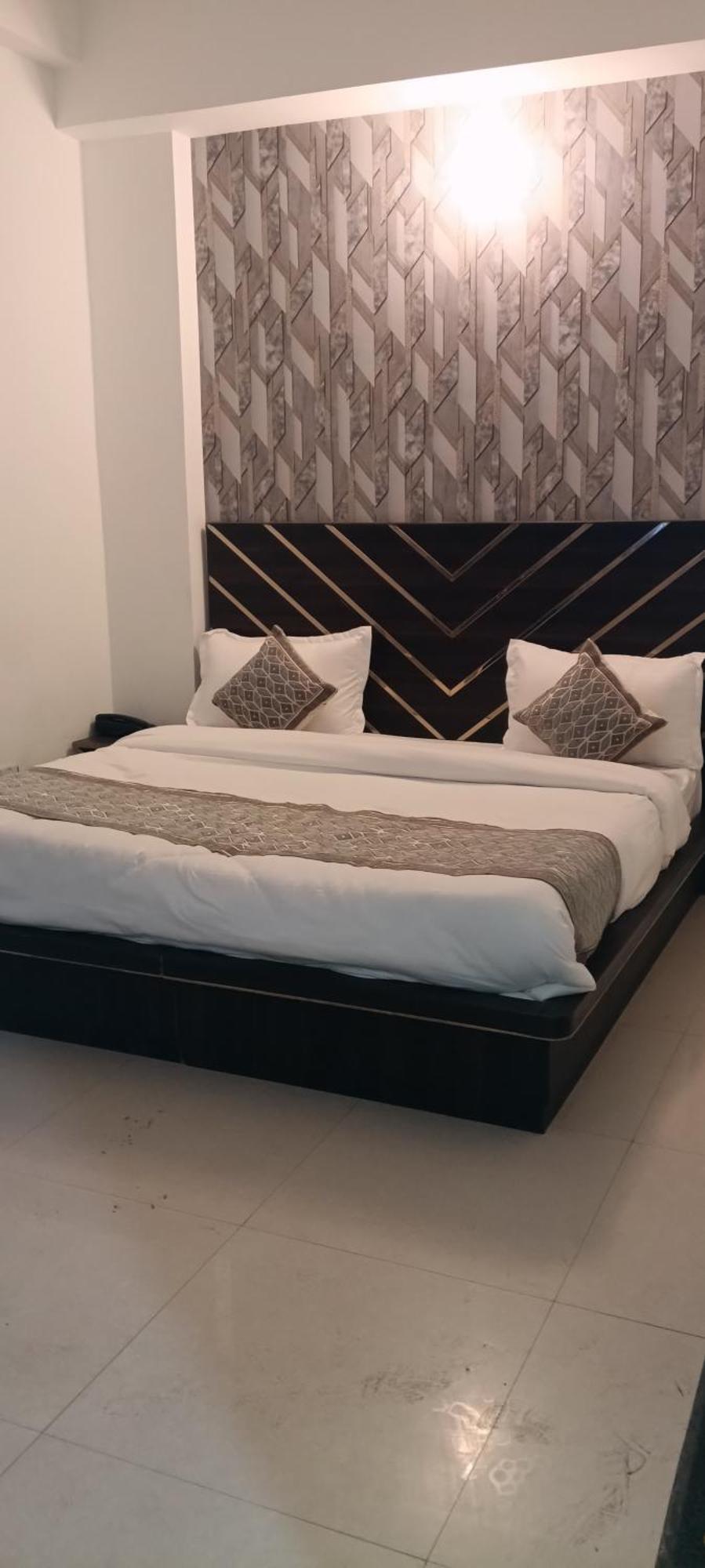 Hotel Blue Heaven Oyotownhouse 加济阿巴德 外观 照片